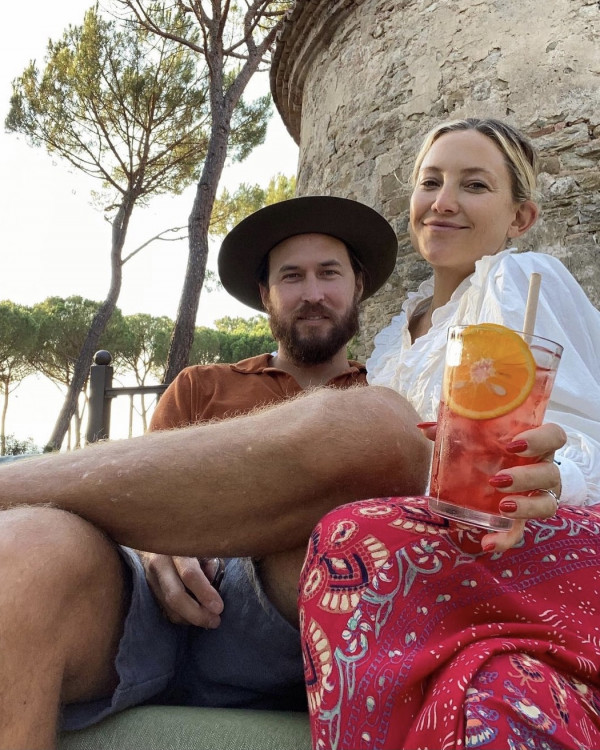 Самые ожидаемые звездные свадьбы 2022 года