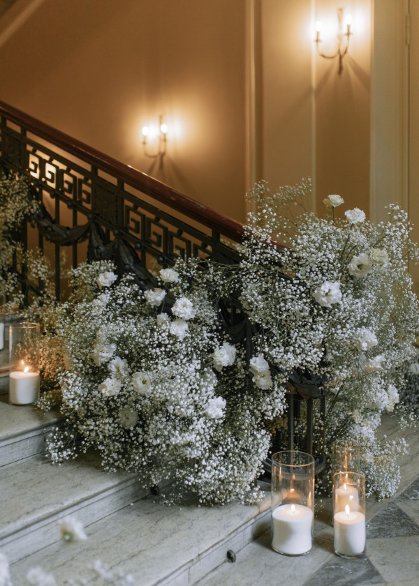 Свадьба с белоснежным декором в особняке