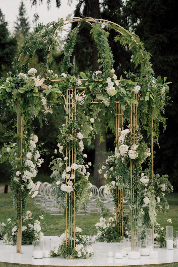 Лаконичная свадьба на поле для гольфа