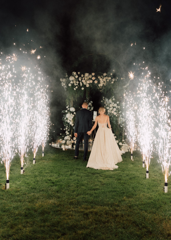 Лаконичная свадьба на поле для гольфа