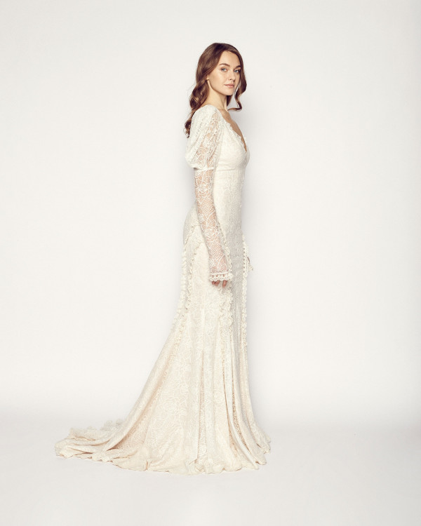 12 кружевных свадебных платьев, которые можно найти