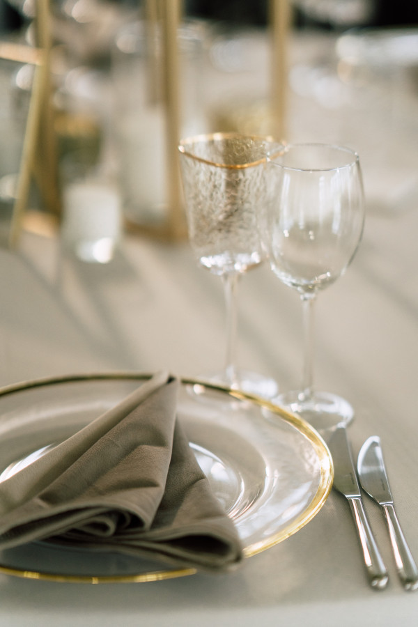 Лаконичная свадьба на поле для гольфа