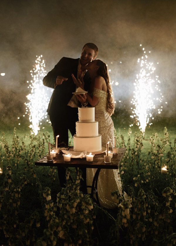 Свадьба с мерцающим платьем на берегу Финского