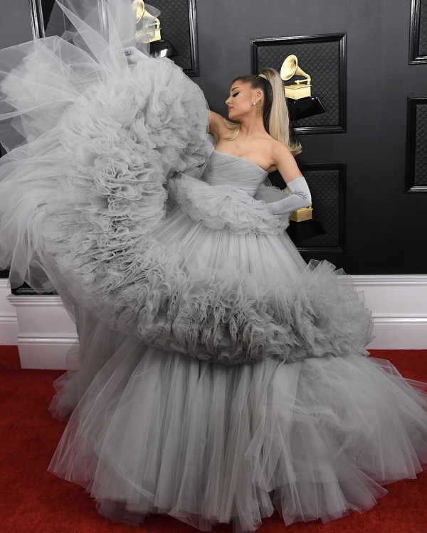 Почему цветные платья от кутюр станут свадебным