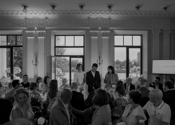 Свадьба с белоснежным декором в особняке