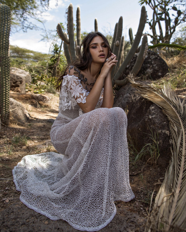 12 кружевных свадебных платьев, которые можно найти