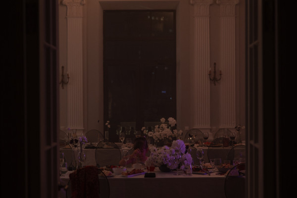 Веселая свадьба молодой пары в особняке Путилова