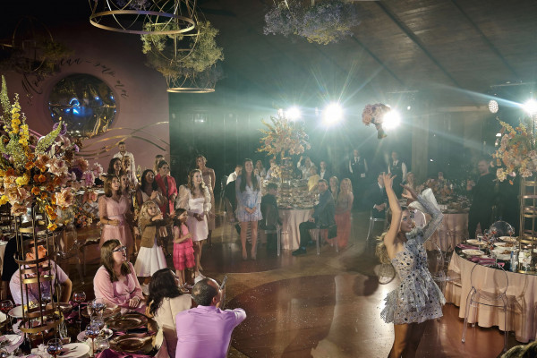 Свадьба агентства Kate&Leo с разноцветным декором