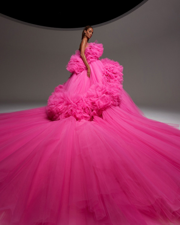 Почему цветные платья от кутюр станут свадебным