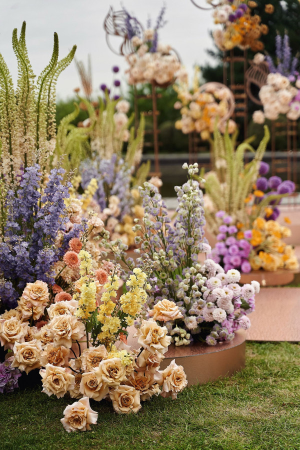 Свадьба агентства Kate&Leo с разноцветным декором