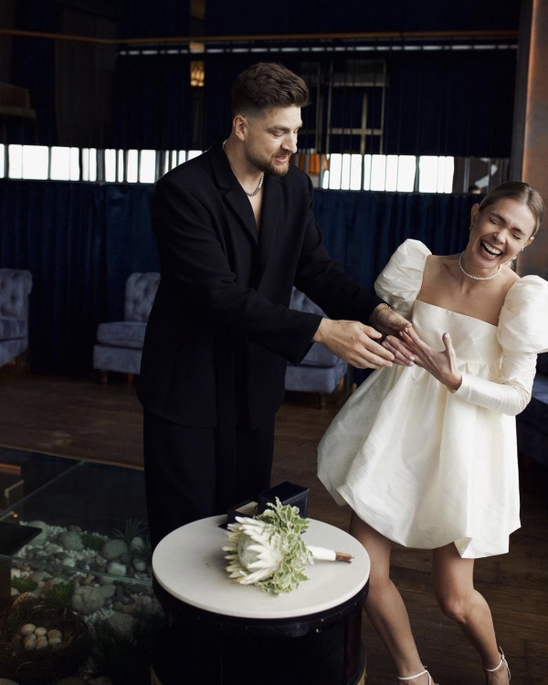 Сергей Мезенцев и Марианна Елисеева поженились