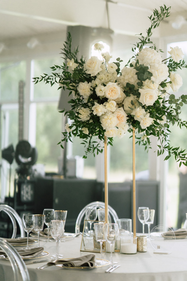 Лаконичная свадьба на поле для гольфа