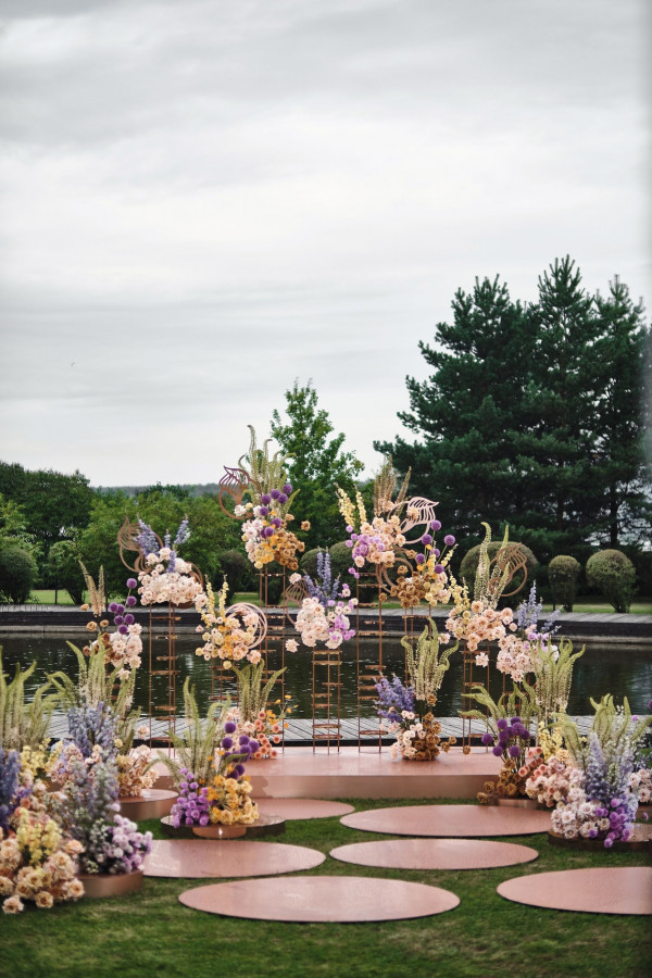 Свадьба агентства Kate&Leo с разноцветным декором