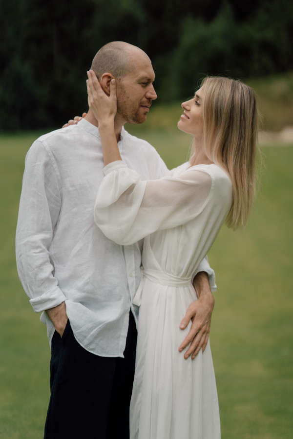 Лаконичная свадьба на поле для гольфа