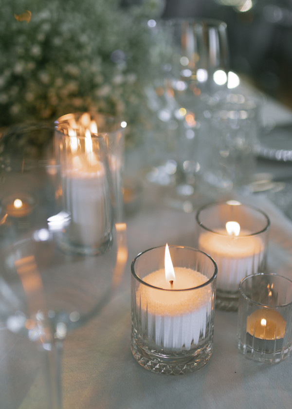 Свадьба с белоснежным декором в особняке