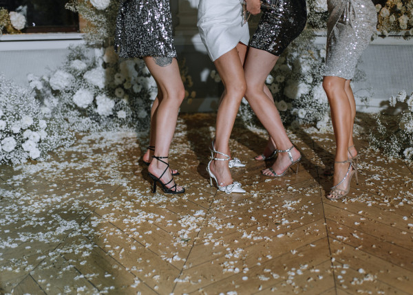 Свадьба с белоснежным декором в особняке