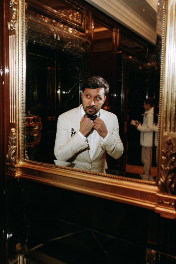 Ведущие Константин Анисимов