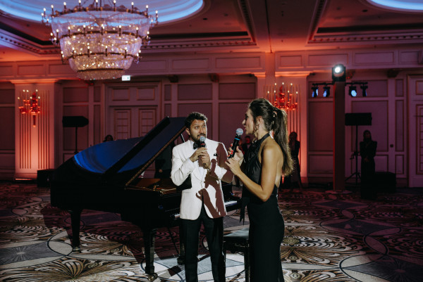 Ведущие Константин Анисимов