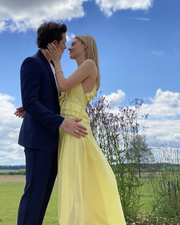 Самые ожидаемые звездные свадьбы 2022 года