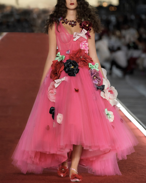 Почему цветные платья от кутюр станут свадебным