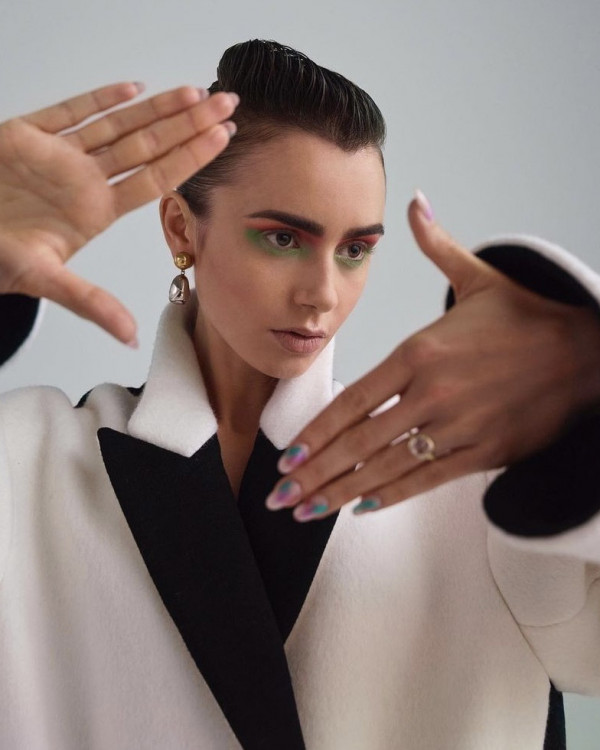 Лили Коллинз вышла замуж