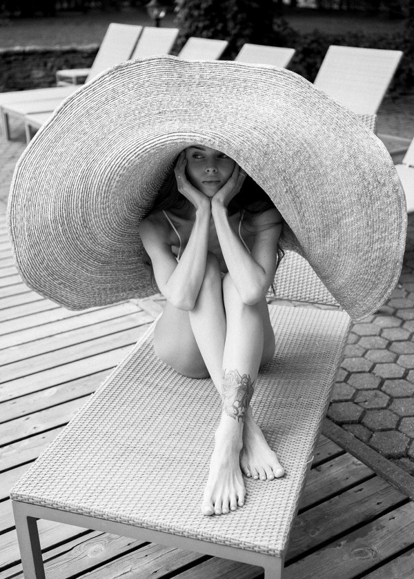 Свадьба с мерцающим платьем на берегу Финского