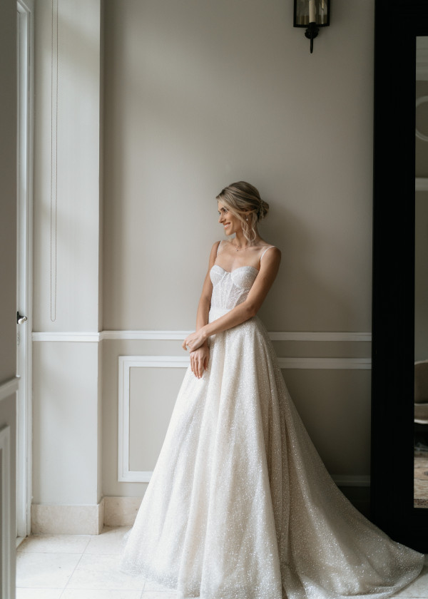 Лаконичная свадьба на поле для гольфа