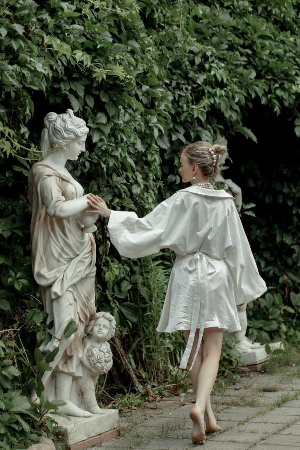 Большой теннис, чаепитие у фонтана и прогулка