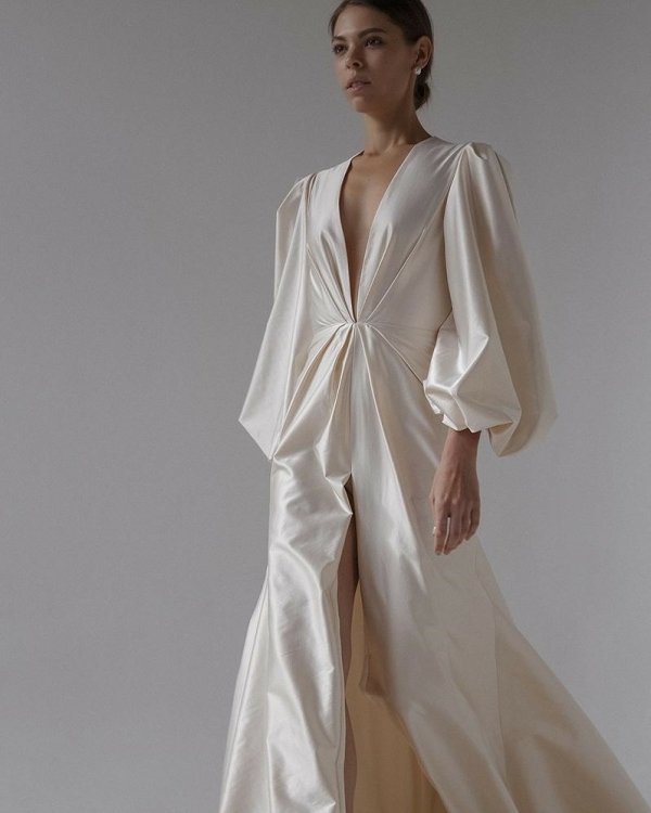 Свадебные платья с длинным рукавом от российских