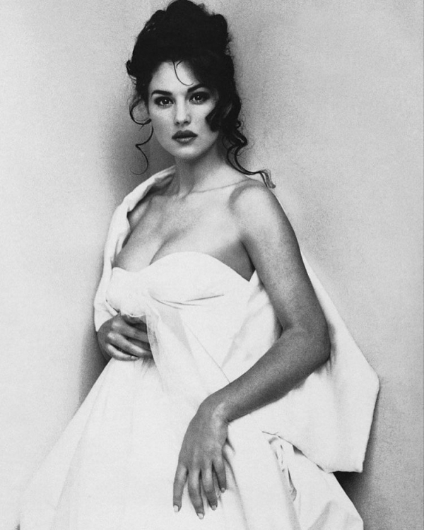 10 платьев в стиле Моники Белуччи для