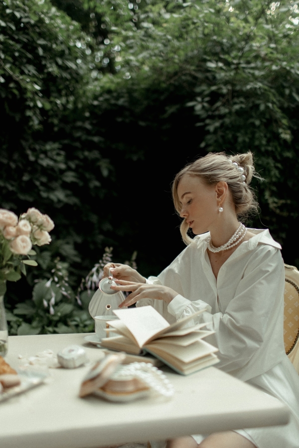 Большой теннис, чаепитие у фонтана и прогулка