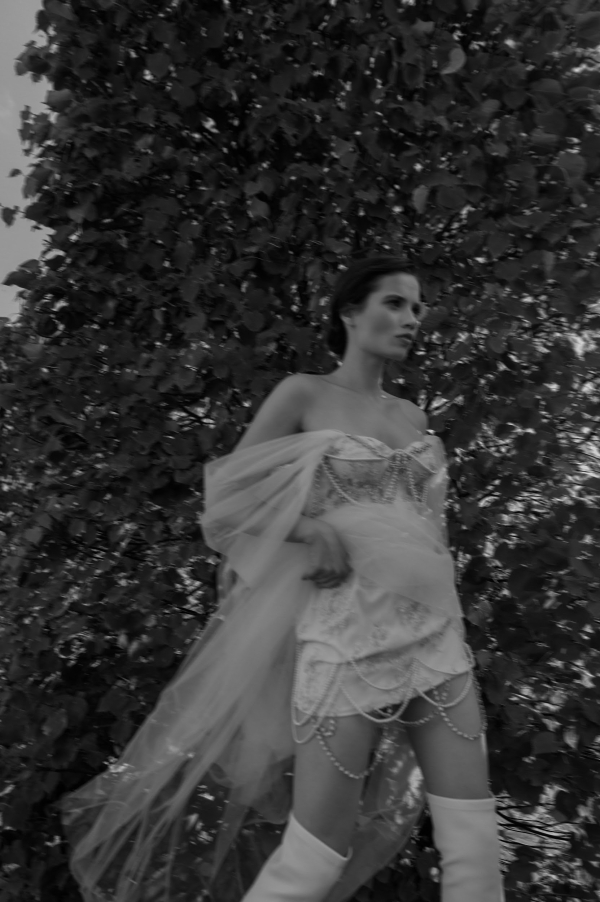 Творческая свадебная съемка в стиле рекламы Chanel