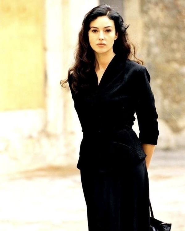 10 платьев в стиле Моники Белуччи для