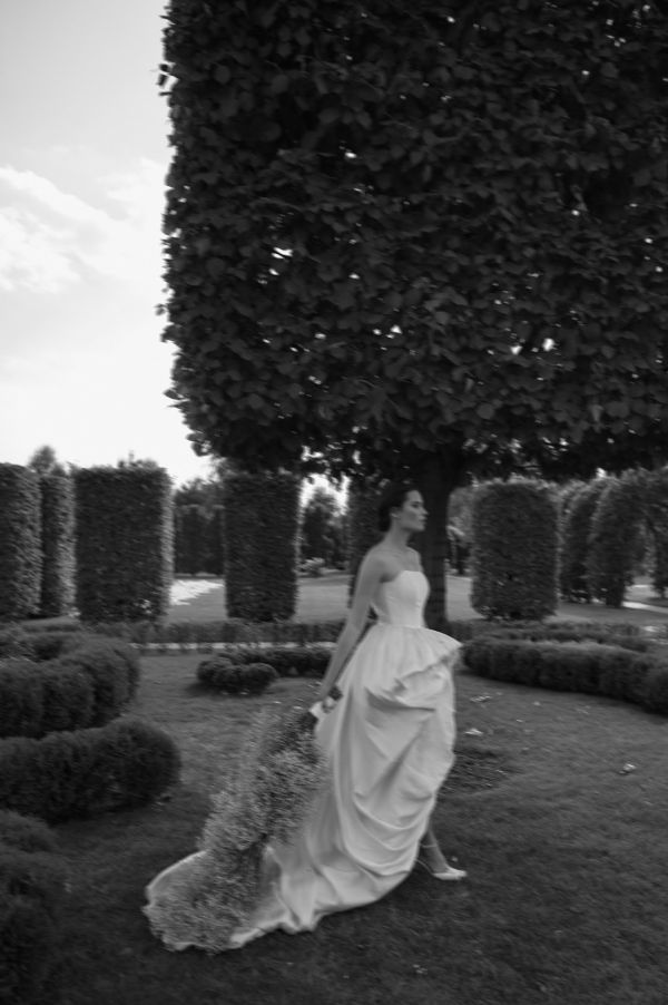 Творческая свадебная съемка в стиле рекламы Chanel