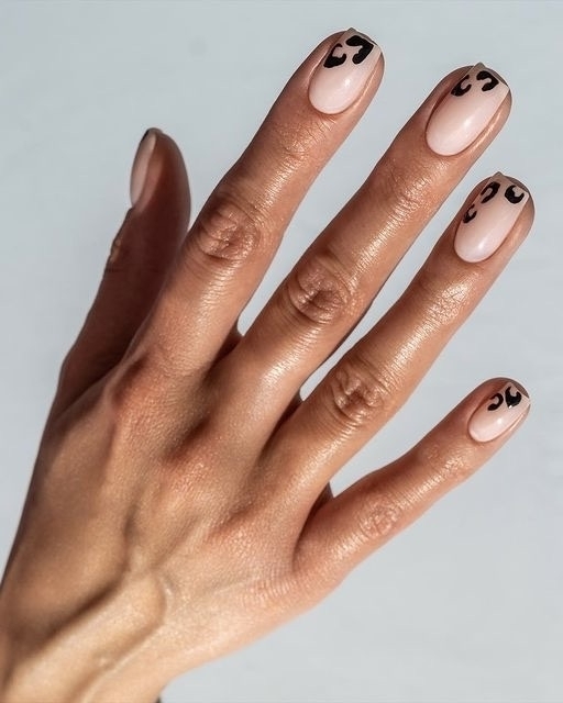 Нюдовый маникюр: 22 осенних дизайна для коротких