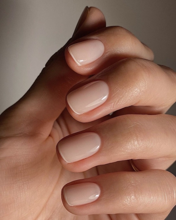 Нюдовый маникюр: 22 осенних дизайна для коротких