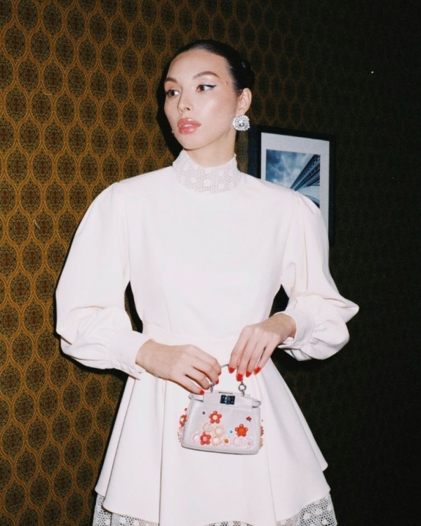 Свадебные платья с длинным рукавом от российских