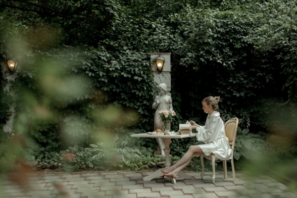 Большой теннис, чаепитие у фонтана и прогулка