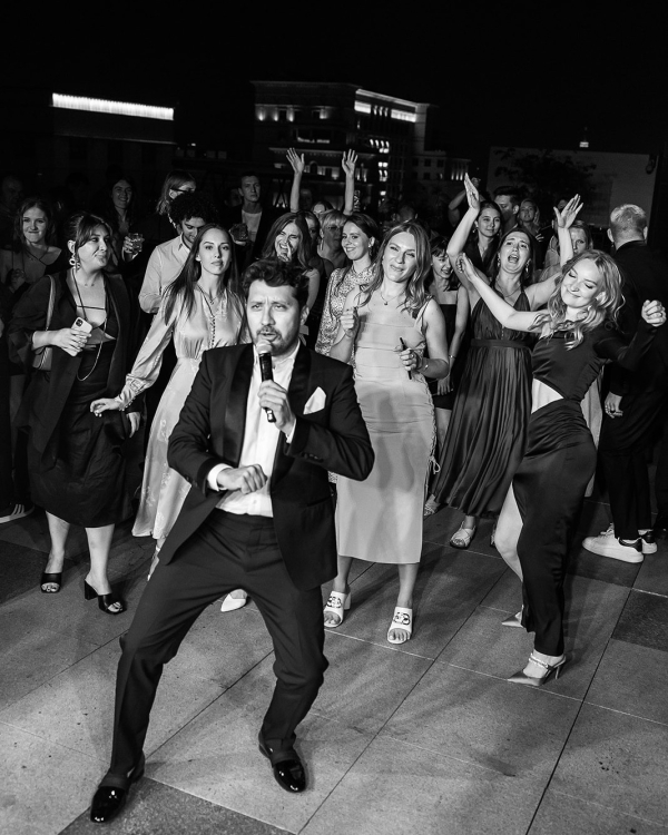 «Я всегда держу рояль в кустах и