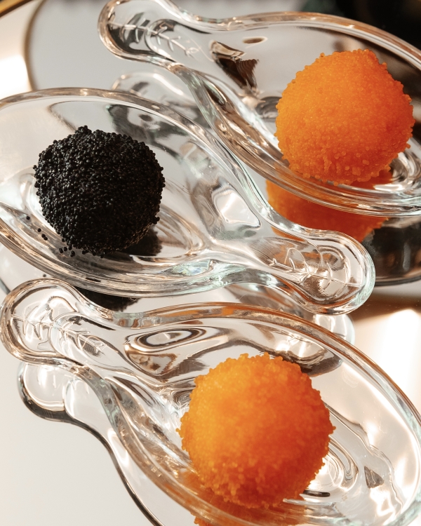 «С помощью вкусов, ароматов и подачи блюд