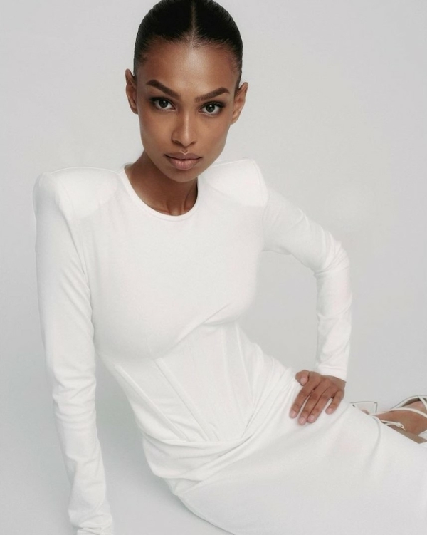 Свадебные платья с длинным рукавом от российских