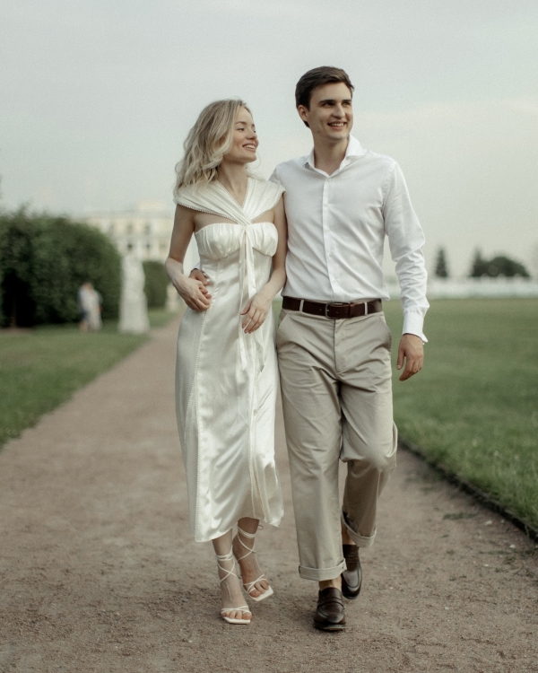 Большой теннис, чаепитие у фонтана и прогулка