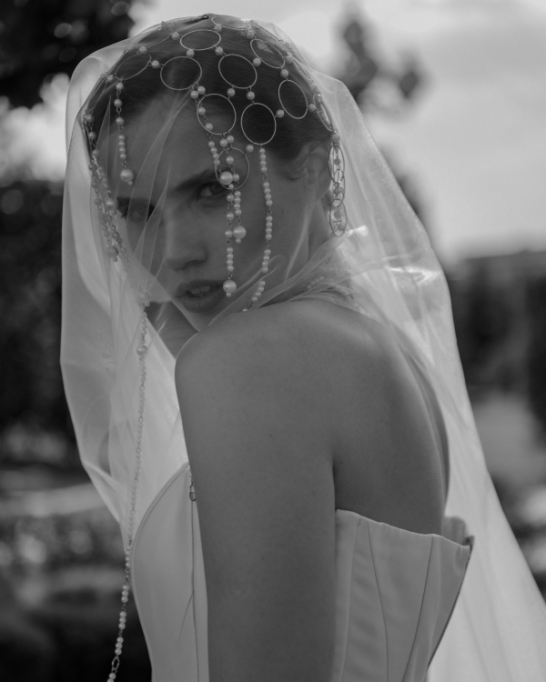 Творческая свадебная съемка в стиле рекламы Chanel