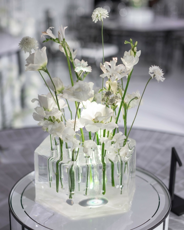 Краски жизни: концептуальное оформление свадьбы от студии