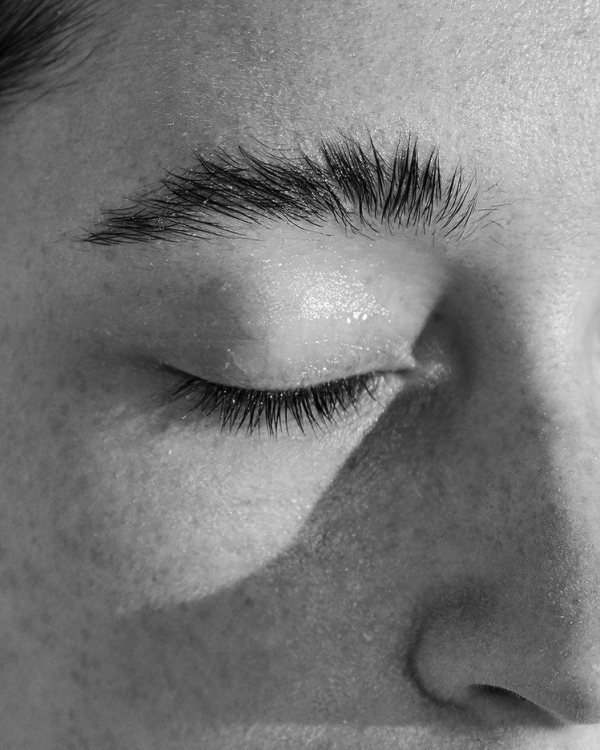 Бьюти-гороскоп на октябрь: когда делать стрижки, окрашивание,