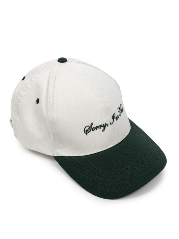 Трендовые осенние головные уборы от российских брендов