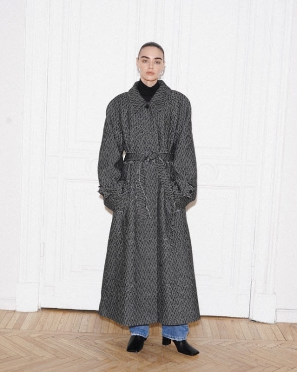 Длинное пальто — must-have сезона: рассказываем, где
