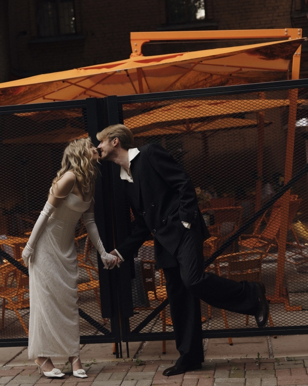 История двух свадебных образов, которые невеста пошила