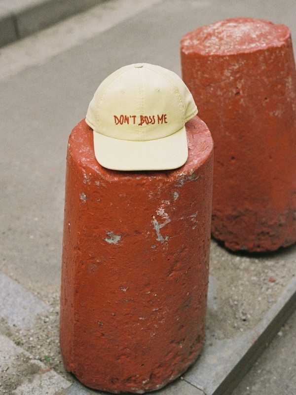 Трендовые осенние головные уборы от российских брендов