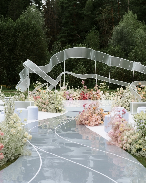 Как визуализировать историю пары в свадебной концепции?